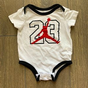 Air Jordan Jumpman Onesie Size 0- 3Months Pullover. Snap clasps